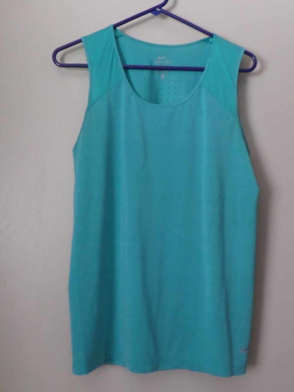 Nike Dri-Fit Turquoise Sleeveless Athletic Tank Top – Size Medium  (112)